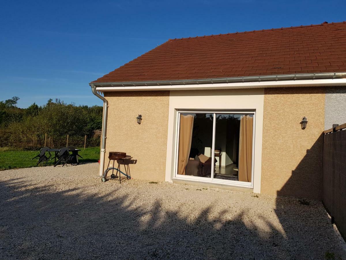 Gite Le Petit Pied-A-Terre La Chapelle-Saint-Sauveur  Exterior foto